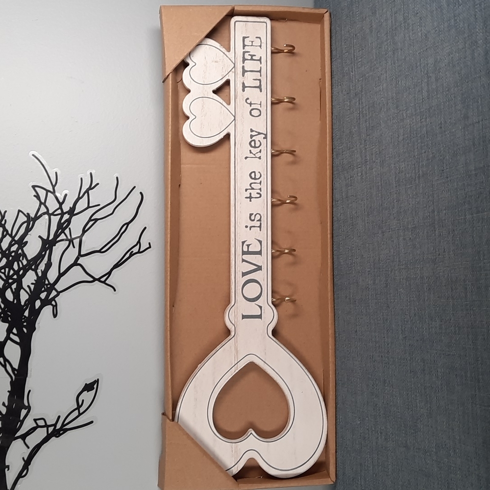 Key Rack Hook Wall Wood Metal Love Is the Key of Life Organizer NIB